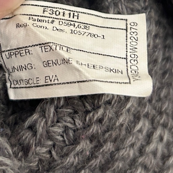 UGG Knit Women's Boots (F3011H) - Size 8 Color Grey - Picture 11 of 11